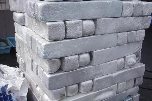 “切諾基國家森林河清理系列”中的泡沫塑料回收-EPS壓實(shí)機(jī)