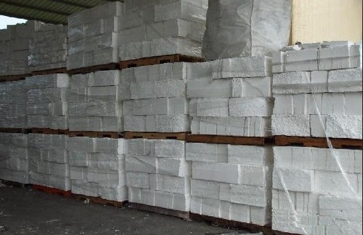 泡沫塑料污染與回收解決方案:EPS壓實(shí)機(jī)的作用